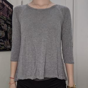 Flowy mid-sleeve shirt